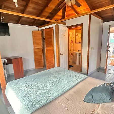 Dixon Cove Las Palmas Beach Hotel المظهر الخارجي الصورة