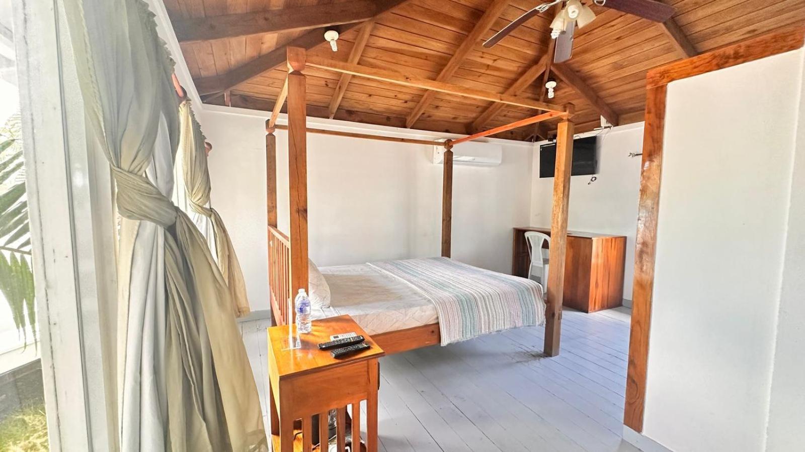 Dixon Cove Las Palmas Beach Hotel المظهر الخارجي الصورة